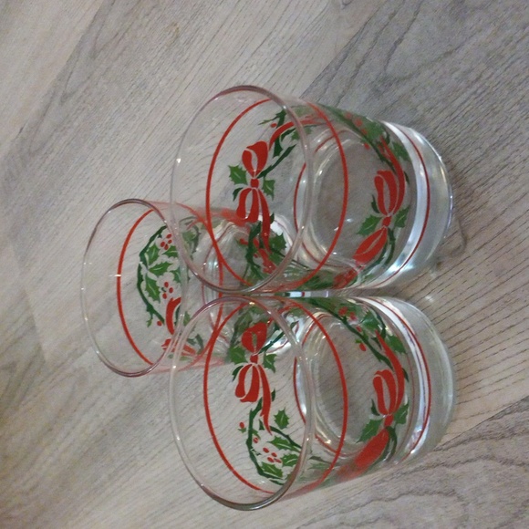 LOT OF 6 VINTAGE CHRISTMAS GLASSES - Picture 2 of 3